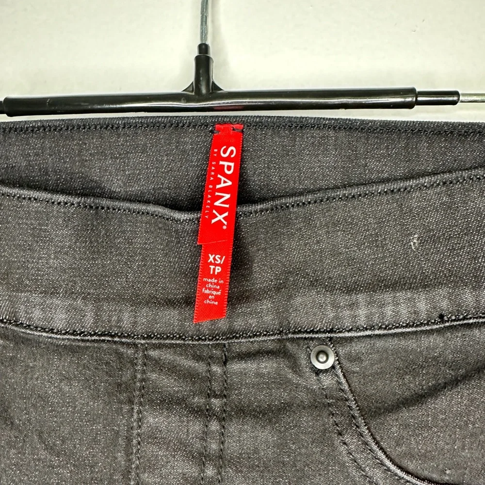 Spanx NWT Black Vintage Distressed Denim Leggings Sz XS Pull on skinny jeans - Picture 7 of 9